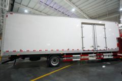一汽解放 J6L中卡 质惠版 快递款 260马力 4X2 10米厢式载货车(国六)(CA5180XXYP62K1L5E6)