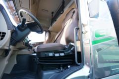 青岛解放 JH6重卡 6X4 换电牵引车(国六)(CA4256P26T1BEVA80)285kWh