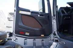 一汽解放 J7重卡 560马力 6X4 大件牵引车(国六)(CA4250P77K25T1E6Z)