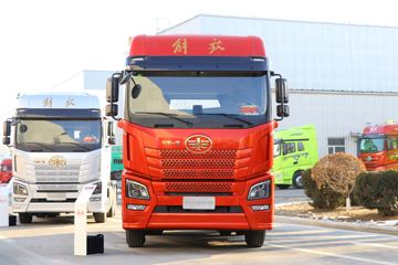 青岛解放 JH6重卡 四季版 550马力 6X4 AMT自动档牵引车(液缓)(CA4250P33K25T1E5A80)