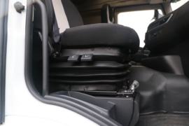 杰豹&nbsp;冷藏车驾驶室图片