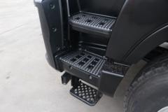 上汽红岩 杰虎H6 490马力 8X4换电式纯电动混凝土搅拌车(WL5310GJBCQAZBEV)282kWh