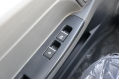 江淮 帅铃E中体 150马力 4X2 4.03米冷藏车(HFC5045XLCP32K2C7S)