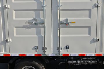 ���� ����V6 150���� 4.15�׵�����ʽ�Ῠ(����)ͼƬ