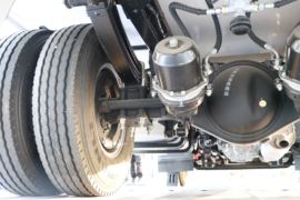 骏铃V6&nbsp;冷藏车底盘图片