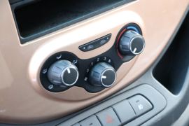 康铃J6&nbsp;冷藏车驾驶室图片