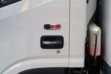 ���� ˧��Q6 ����ʿ 160���� 4X2 4.015����س�(����)ͼƬ