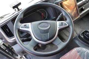 ���� ˧��Q6 ����ʿ 160���� 4X2 4.015����س�(����)ͼƬ