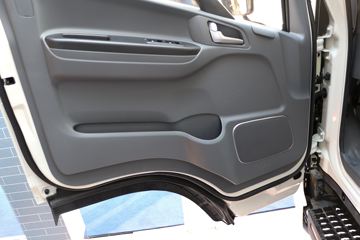 ���� ˧��Q6 ����ʿ 160���� 4X2 4.015����س�(����)ͼƬ