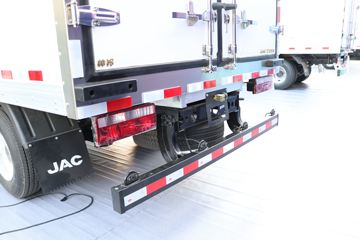 ���� ˧��Q6 ����ʿ 160���� 4X2 4.015����س�(����)ͼƬ