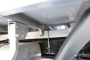 ���� ˧��Q6 ����ʿ 160���� 4X2 4.015����س�(����)ͼƬ