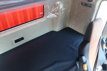 �й����� HOWO TX 250���� 4X2 9.6��AMT�Զ�����ʽ�ػ���(����)(ZZ5187XXYN711GF1)ͼƬ