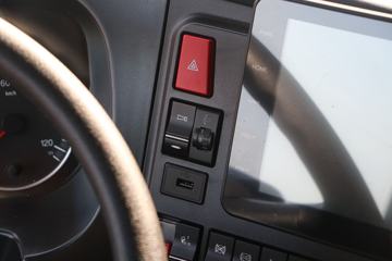 �й����� HOWO TX 250���� 4X2 9.6��AMT�Զ�����ʽ�ػ���(����)(ZZ5187XXYN711GF1)ͼƬ