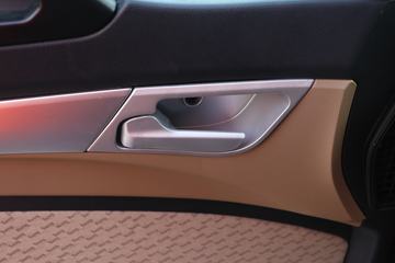 �й����� HOWO TX 250���� 4X2 9.6��AMT�Զ�����ʽ�ػ���(����)(ZZ5187XXYN711GF1)ͼƬ