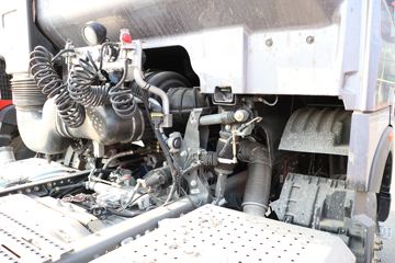 �й����� HOWO TH7�ؿ� 480���� 6X4 ǣ����(����)(12��)(ZZ4257W324HF1B)ͼƬ