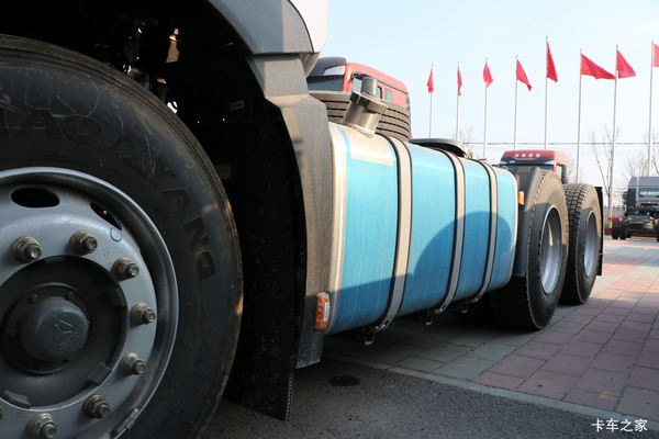 中国重汽 HOWO TH7重卡 480马力 6X4 牵引车(国六