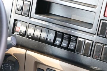 �й����� HOWO TX�ؿ� 430���� 6X4 ǣ����(����)(ZZ4257V324GF1)ͼƬ