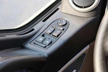 �й����� HOWO TX�ؿ� 430���� 6X4 ǣ����(����)(ZZ4257V324GF1)ͼƬ