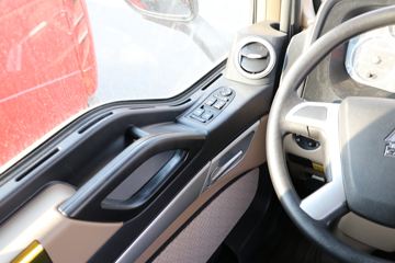 �й����� HOWO TX�ؿ� 430���� 6X4 ǣ����(����)(ZZ4257V324GF1)ͼƬ