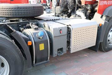 �й����� HOWO TX�ؿ� 430���� 6X4 ǣ����(����)(ZZ4257V324GF1)ͼƬ