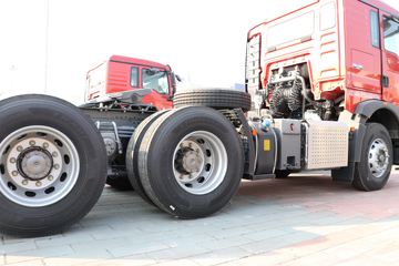 �й����� HOWO TX�ؿ� 430���� 6X4 ǣ����(����)(ZZ4257V324GF1)ͼƬ