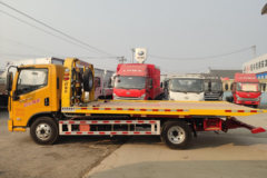 上汽跃进 超越H300 150马力 4X2 清障车(春洪牌)