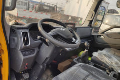 上汽跃进 超越H300 150马力 4X2 清障车(春洪牌)