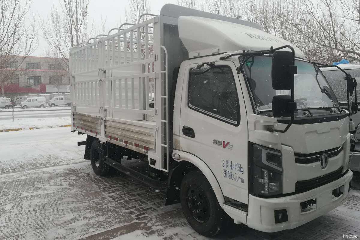 飞碟奥驰 V3系列 150马力 4.15米单排仓栅式轻卡(国六)