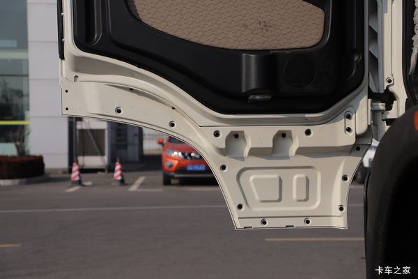 中国重汽 HOWO TX7重卡 460马力 6X4 牵引车(国六