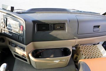 �й����� HOWO TX 250���� 4X2 6.8����س�(����)ͼƬ