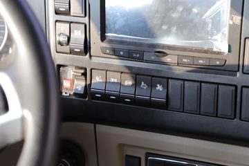 �й����� HOWO TX 250���� 4X2 6.8����س�(����)ͼƬ