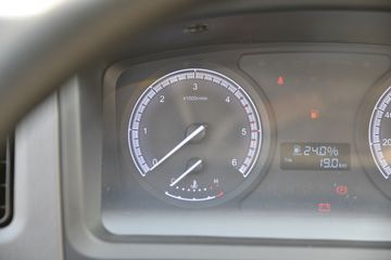 ���� ˳����� 122���� 4X2 4.02����س�(����)(JX5042XLCTG26)ͼƬ