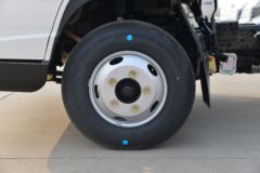 江铃 顺达宽体 122马力 4X2 4.02米冷藏车(国六)(JX5042XLCTG26)