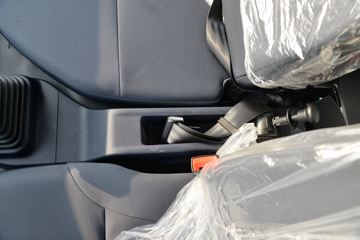 ������ʮ�� ����EC5 116���� 4X2 4.02����س�(JMT5049XLCXGA26A)ͼƬ