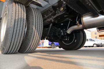 ������ʮ�� ����EC5 116���� 4X2 4.02����س�(JMT5049XLCXGA26A)ͼƬ