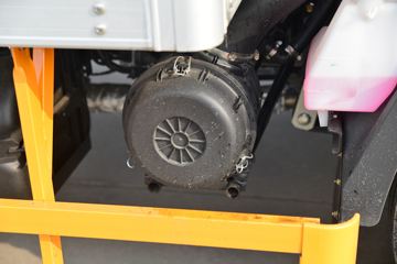 ������ʮ�� ����EC5 116���� 4X2 4.02����س�(JMT5049XLCXGA26A)ͼƬ