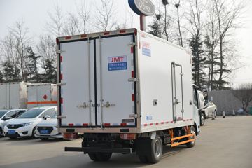 ������ʮ�� ����EC5 116���� 4X2 4.02����س�(JMT5049XLCXGA26A)ͼƬ