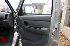 祥菱V1&nbsp;冷藏车驾驶室图片