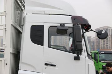 �й������ɶ����ó� ����V5 220���� 4X2 6.8�ײ�դʽ�ػ���(����)(ZZ5184CCYN5617F1)ͼƬ