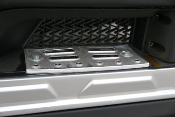 �й������ɶ����ó� ����V5 220���� 4X2 6.8�ײ�դʽ�ػ���(����)(ZZ5184CCYN5617F1)ͼƬ