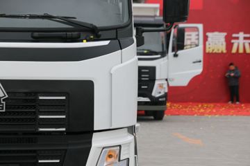 �й������ɶ����ó� ����V5 220���� 4X2 6.8�ײ�դʽ�ػ���(����)(ZZ5184CCYN5617F1)ͼƬ