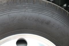 中国重汽成都商用车 瑞狮 150马力 4.15米单排栏板轻卡(国六)(CDW1040HA1Q6)