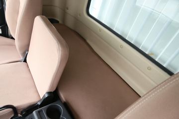 �й������ɶ����ó� ����V5 220���� 4X2 6.8�ײ�դʽ�ػ���(����)(ZZ5184CCYN5617F1)ͼƬ