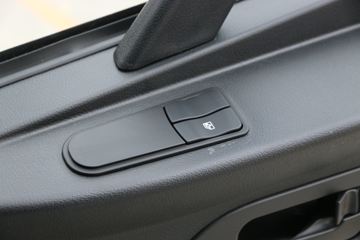 �й������ɶ����ó� ����V5 220���� 4X2 6.8�ײ�դʽ�ػ���(����)(ZZ5184CCYN5617F1)ͼƬ