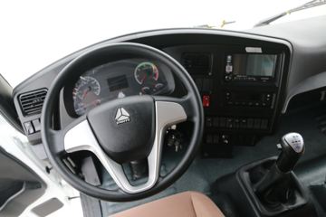 �й������ɶ����ó� ����V5 220���� 4X2 6.8�ײ�դʽ�ػ���(����)(ZZ5184CCYN5617F1)ͼƬ