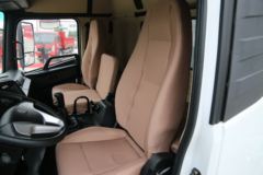 中国重汽成都商用车 豪沃V5 220马力 4X2 6.8米仓栅式载货车(国六)(ZZ5184CCYN5617F1)