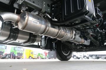 �й������ɶ����ó� ����V5 220���� 4X2 6.8�ײ�դʽ�ػ���(����)(ZZ5184CCYN5617F1)ͼƬ