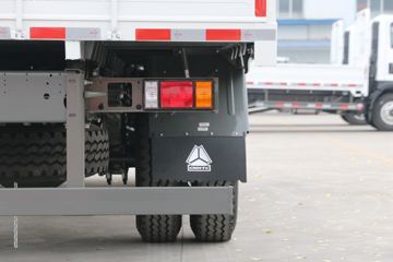 �й������ɶ����ó� ����V5 220���� 4X2 6.8�ײ�դʽ�ػ���(����)(ZZ5184CCYN5617F1)ͼƬ