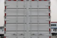 中国重汽成都商用车 豪沃V5 220马力 4X2 6.8米仓栅式载货车(国六)(ZZ5184CCYN5617F1)