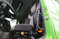中国重汽成都商用车 V7-X 31T 8X4 5.6米换电式纯电动自卸车423kWh